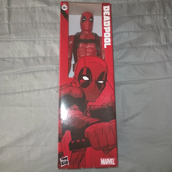 12 inch Hulk, Deadpool and Wolverine - Picture 8 of 16